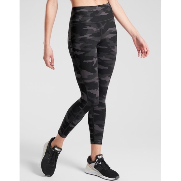 Athleta Pants - Ultimate Stash Pocket Camo 7/8 Tight